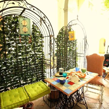 Hand Decorated House With Court Флоренция Екстериор снимка