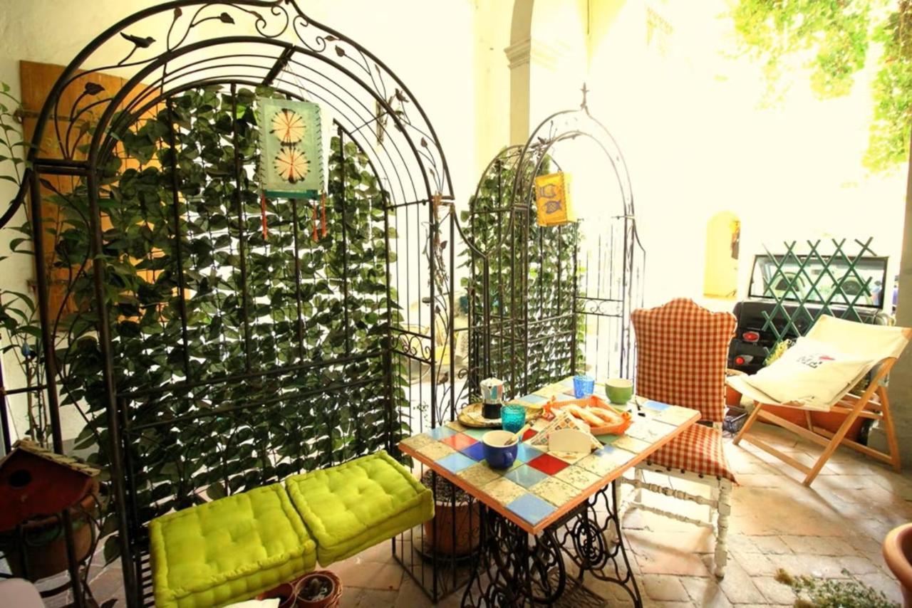 Hand Decorated House With Court Флоренция Екстериор снимка