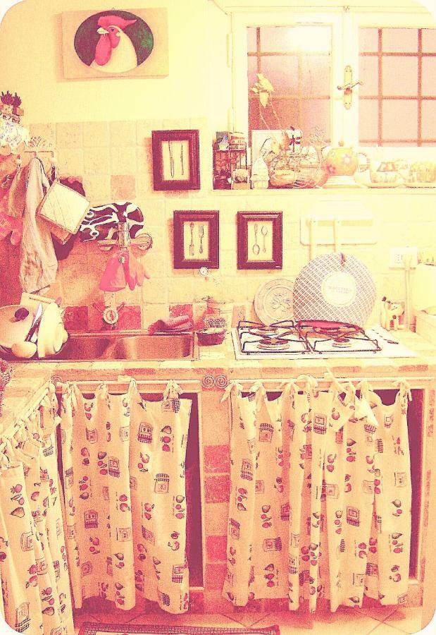 Hand Decorated House With Court Флоренция Екстериор снимка